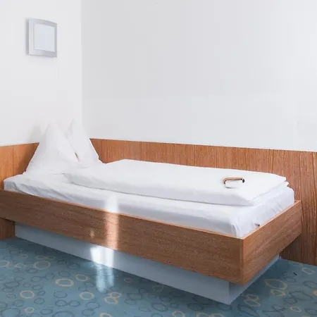 فندق دوم 4*