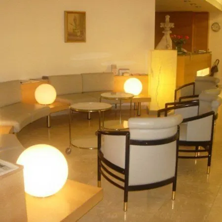 فندق فندق دوم 4*