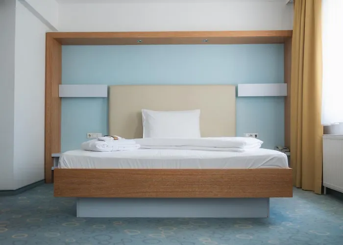 מלון Dom-hotel 4*