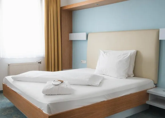 מלון Dom-hotel לינץ